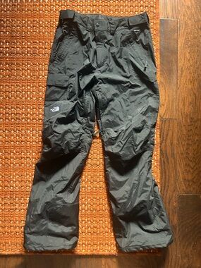 Men’s. Size Large. Like-new. The North Face Black Waterproof Snow Pants
